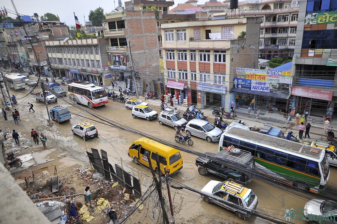 जीर्ण बौद्ध सडक खण्ड। फाइल तस्बिरः नारायण महर्जन/सेतोपाटी