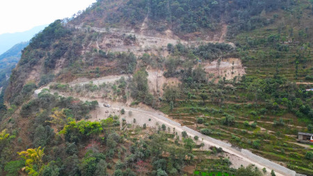 ट्र्याक खुलेको १५ वर्षपछि सडक स्तरोन्नति