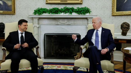 अमेरिकी राष्ट्रपति जो बाइडेन र युक्रेनका राष्ट्रपति भ्लोदोमिर जेलेन्स्कीबीच भेटवार्ता। फाइल तस्बिरः रोयटर्स