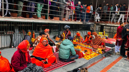 डोलेश्वरका चारै ढोका खुला