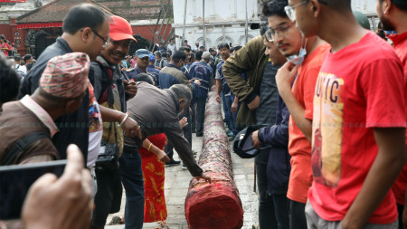 भोटाहिटी पुर्‍याइयो इन्द्रजात्राको लिंगो