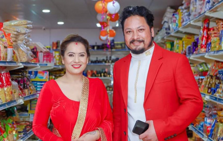 रेम रसाइली र उनकी श्रीमती।