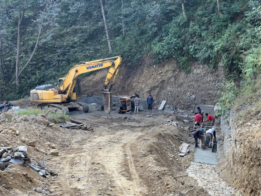 २१ वर्षपछि स्तरोन्नति गरिँदै मध्यपहाडी लोकमार्गको वैकल्पिक सडक