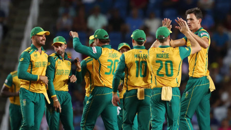 अपराजित रहँदै दक्षिण अफ्रिका पहिलो पटक टी-२० विश्वकपको फाइनलमा
