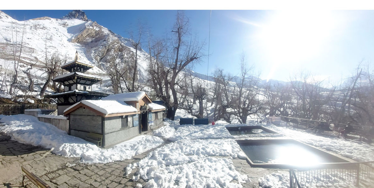 Muktinath_Temple_Snow-1698249138.jpg