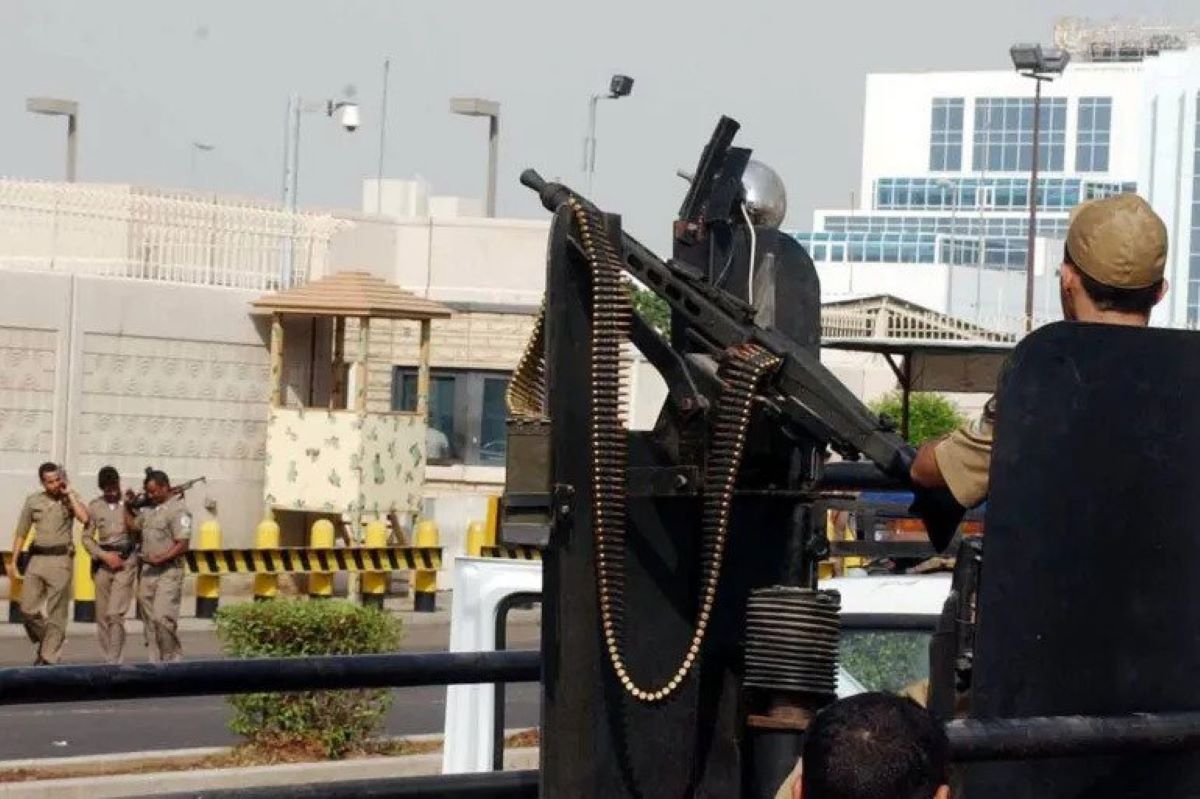 महावाणिज्य दूतावास परिसरमा तैनाथ सुरक्षाकर्मी। तस्बिरः अलजजिरा